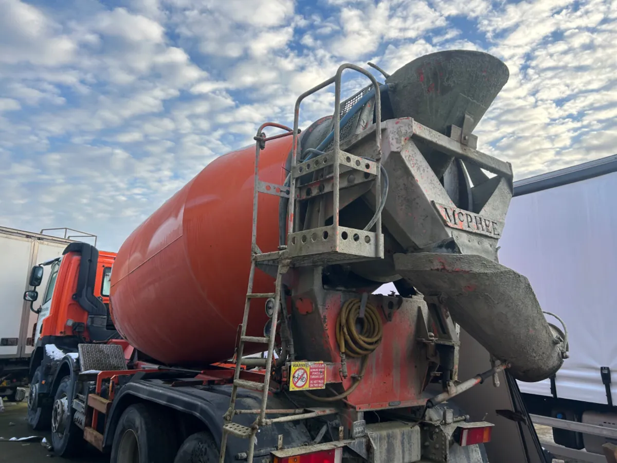 2007 9m concrete mixer equipment - Image 2
