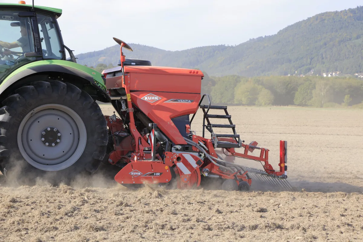KUHN VENTA Mounted Seed Drill - Image 2