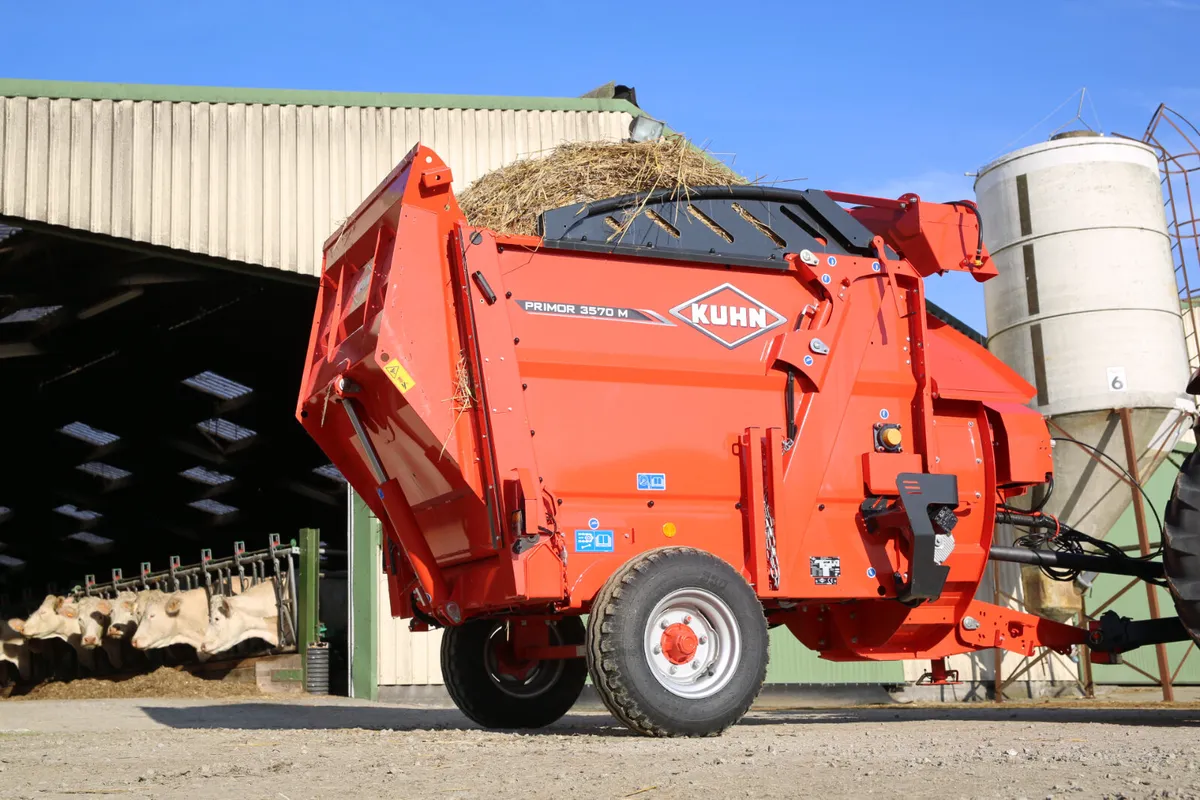 Kuhn Primor Trailed Straw Blower & Feeder - Image 2