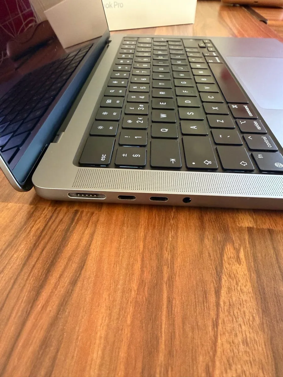 MacBook Pro M2 2023 - Image 1