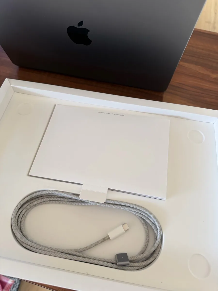 MacBook Pro M2 2023 - Image 3