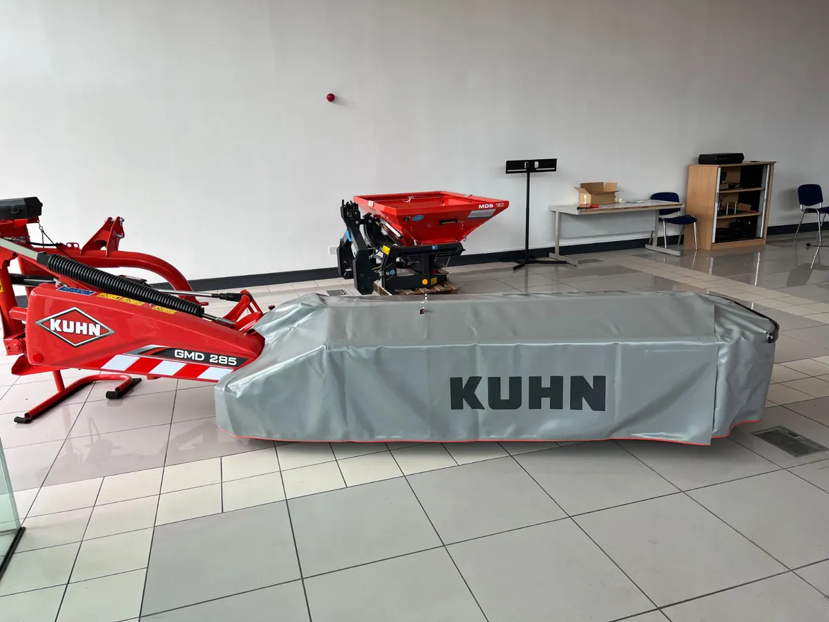 Kuhn 105 Series Disc Mowers - Image 1