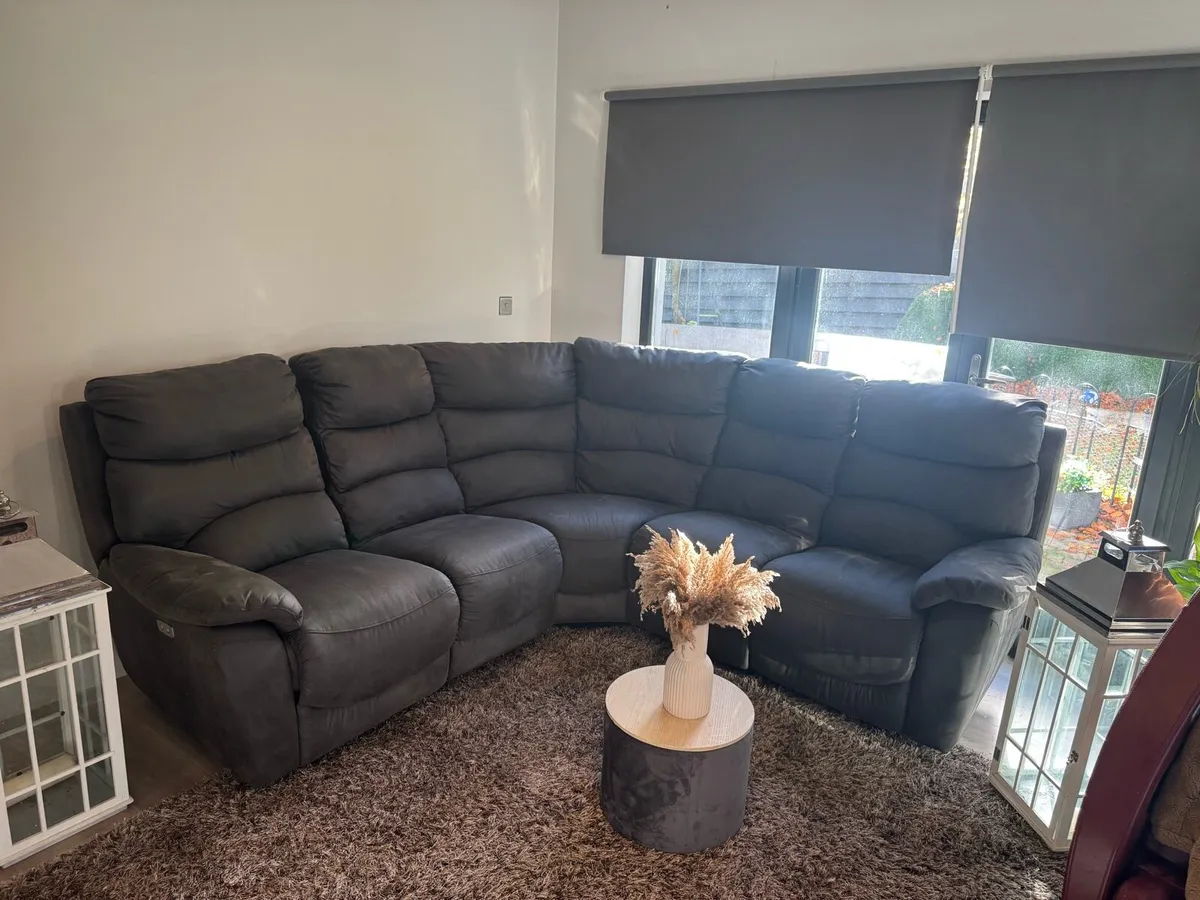 Reduced Electric recliner Yvette Corner Sofa - Image 3