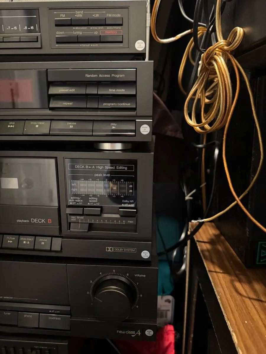 Technics Hi-Fi ( stuck on standby) hence cheap !! - Image 2