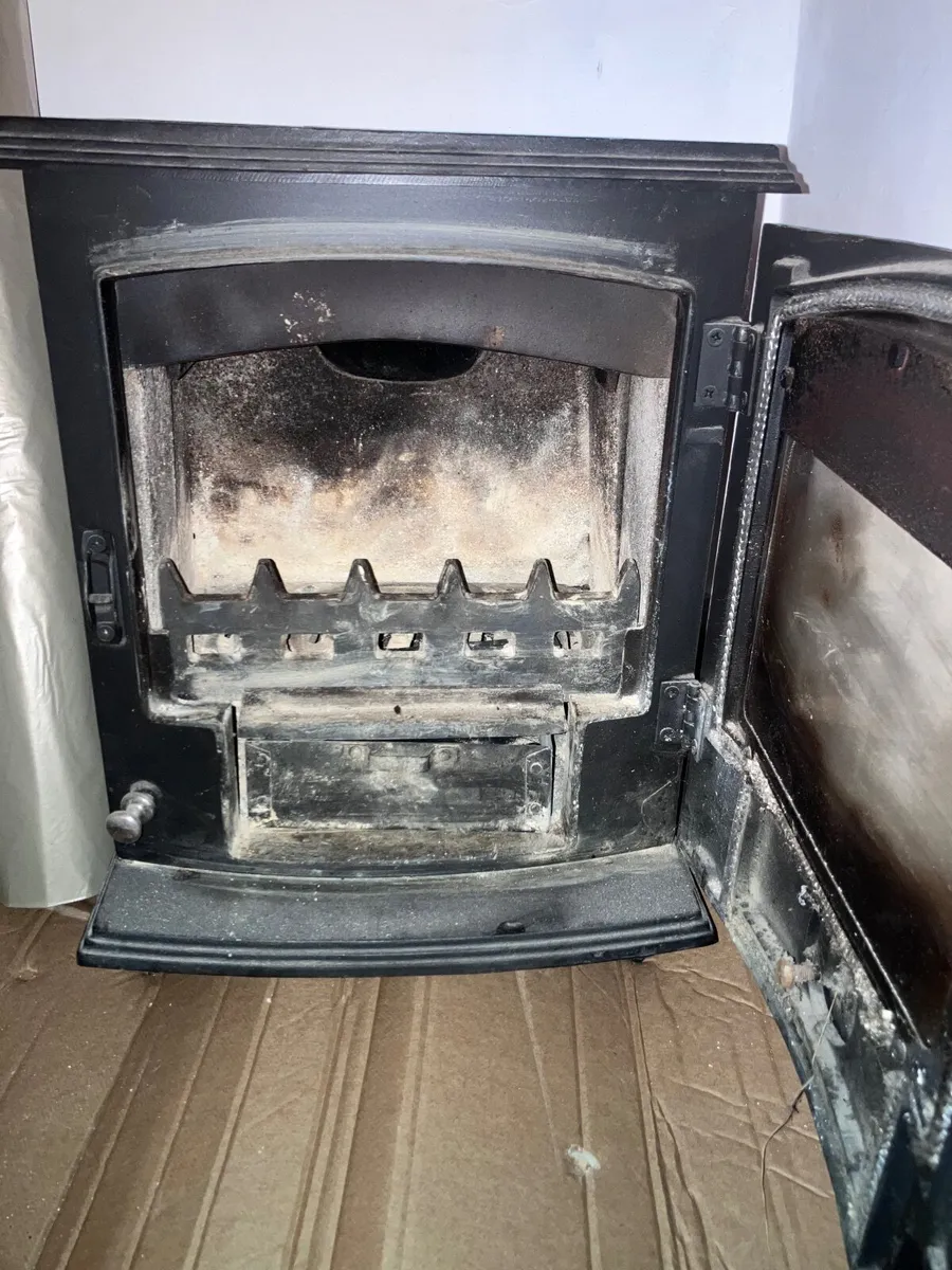 Blacksmith Wood-Burning Stove - Image 3