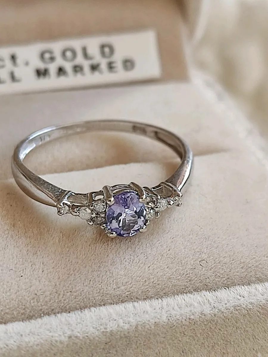 2 vintage 9 CT gold diamond rings - Image 4