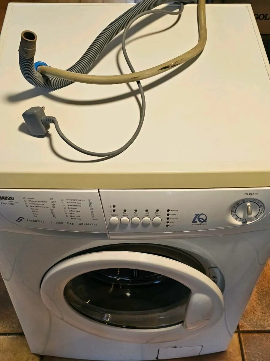 Washing machine - Image 1