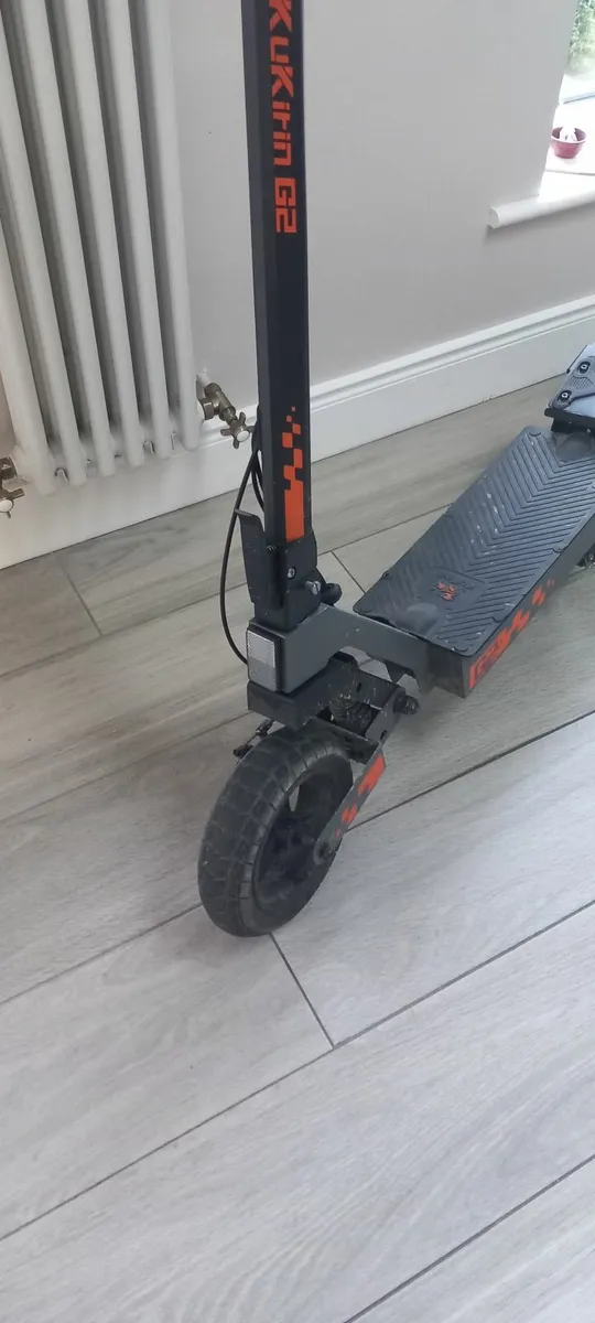kukirin G2 scooter 9 months old - Image 3