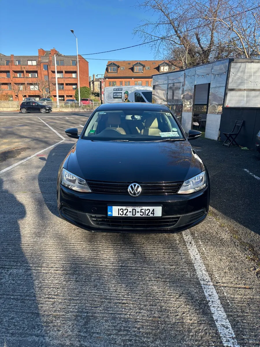 2013 Volkswagen Jetta - Image 2