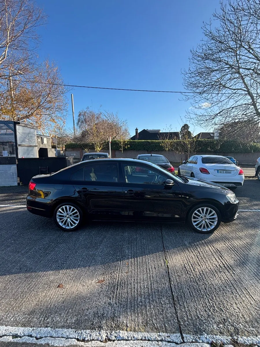 2013 Volkswagen Jetta - Image 4