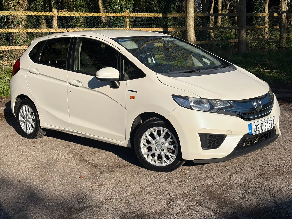 2013 HONDA FIT 1.5 PETROL HYBRID AUTOMATIC - Image 1