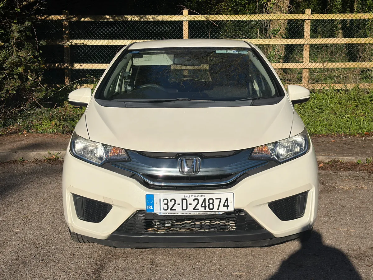 2013 HONDA FIT 1.5 PETROL HYBRID AUTOMATIC - Image 2