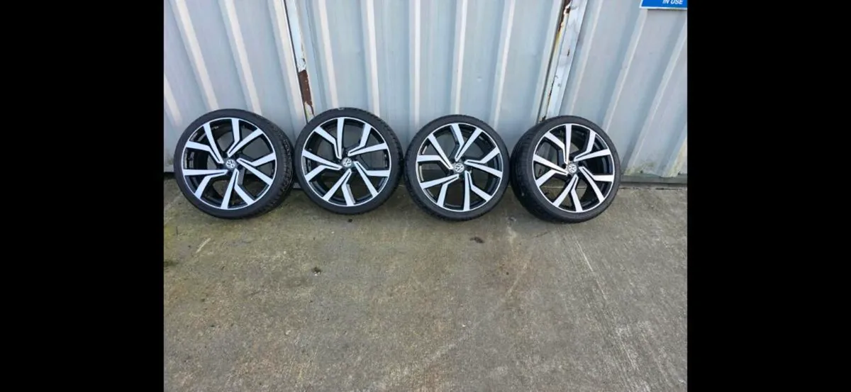 19" VW CLUBSPORT DIAMOND CUT ALLOY WHEELS & TYRES - Image 2