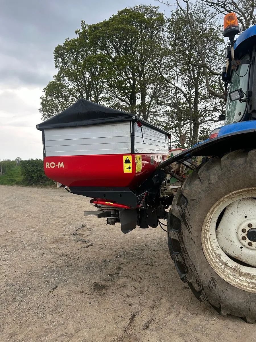 Vicon RO-M fertiliser sower - Image 4