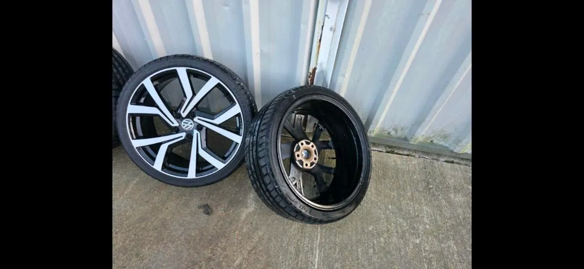 19" VW CLUBSPORT DIAMOND CUT ALLOY WHEELS & TYRES - Image 1