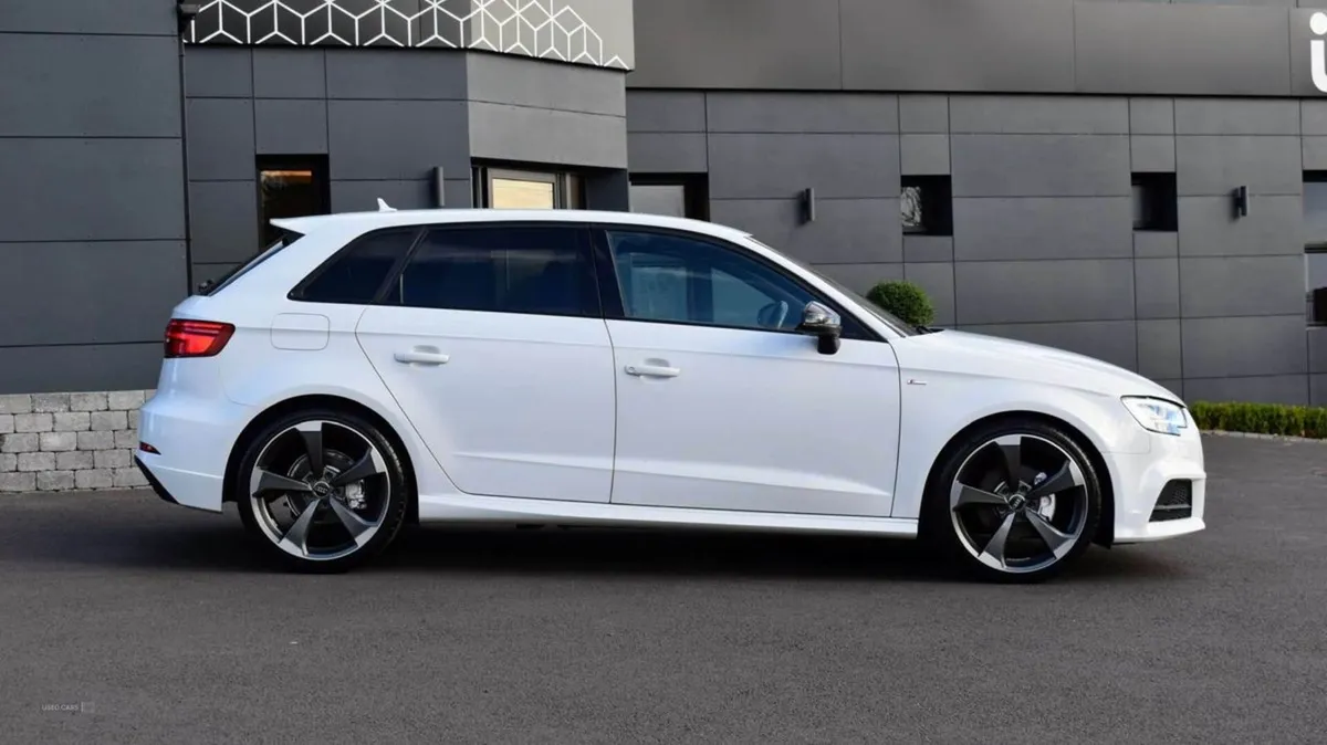 Audi A3 1.4 A3 Sportback Black Edition Tfsi Semi- - Image 3