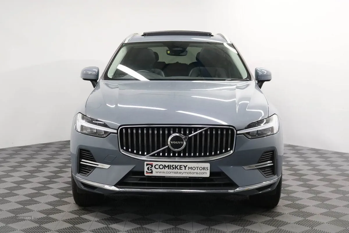 Volvo XC60 h T6 Core - Image 2