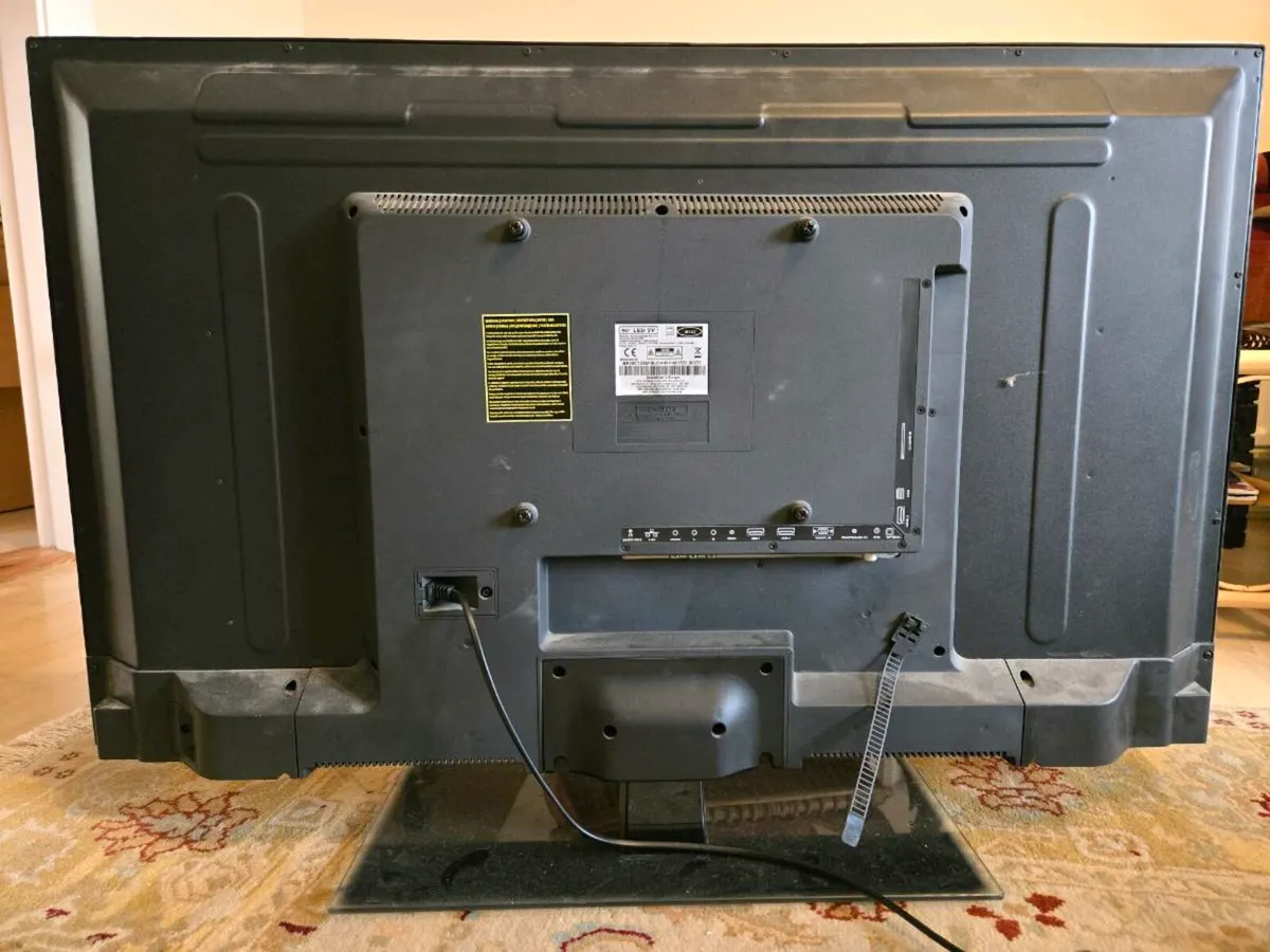 40" LED TV - Image 2