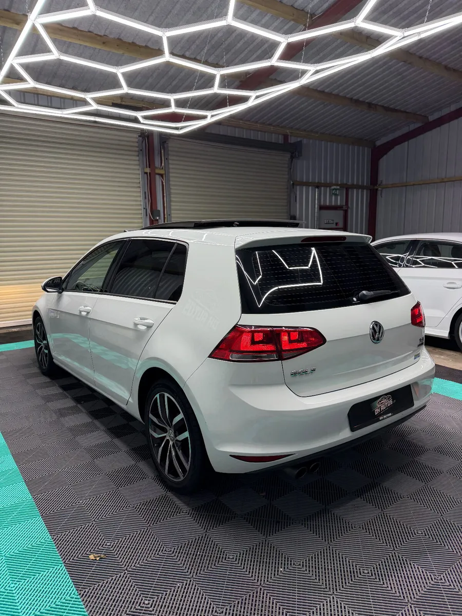 Volkswagen Golf 2014 - Highline + Panoroof! - Image 4