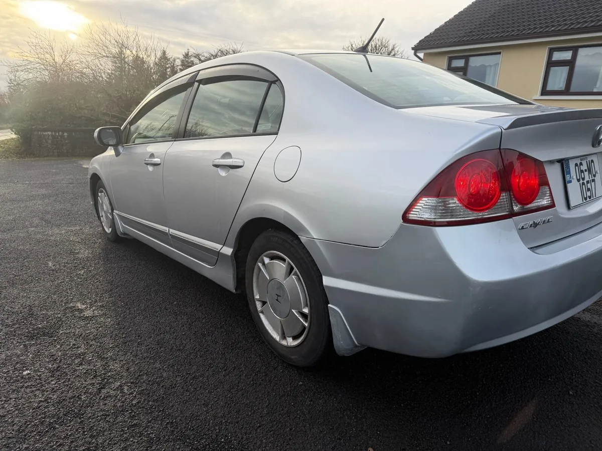 Honda civic 1.3 petrol hybrid - Image 4