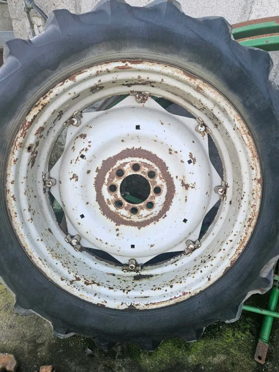 ford rear wheels - Image 1