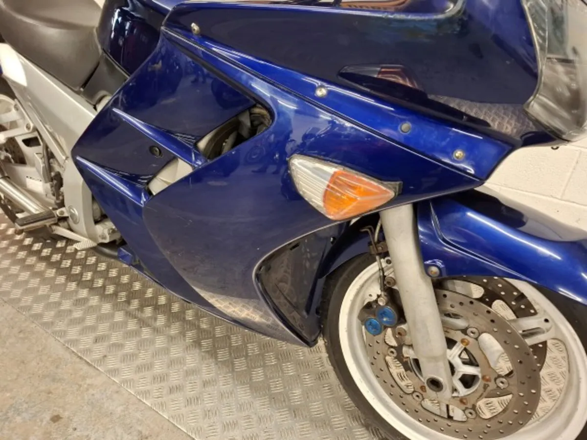 Yamaha FJR 1300 2005 - Image 4