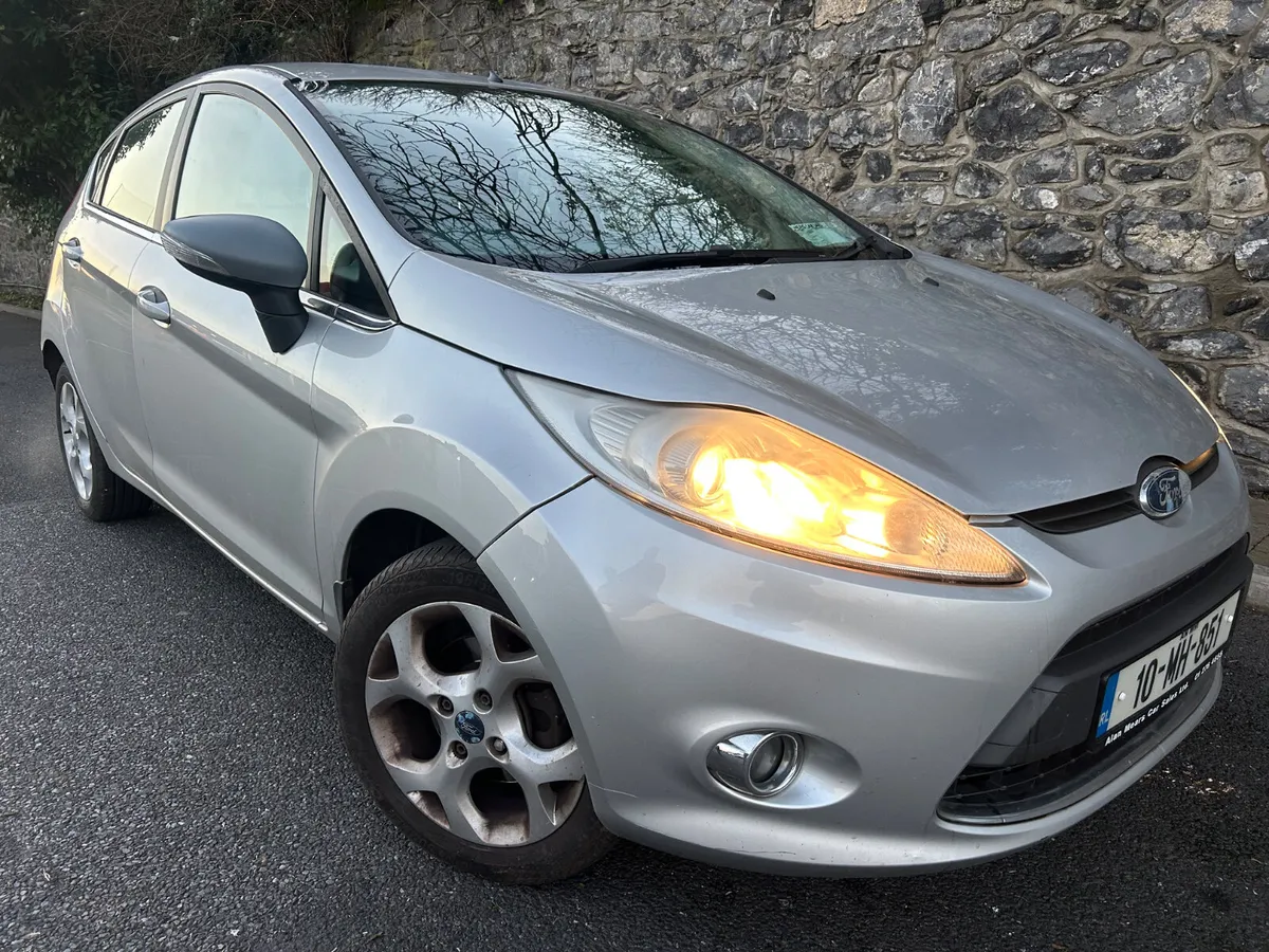 Ford Fiesta 2010  1.2 titanium spec - Image 4