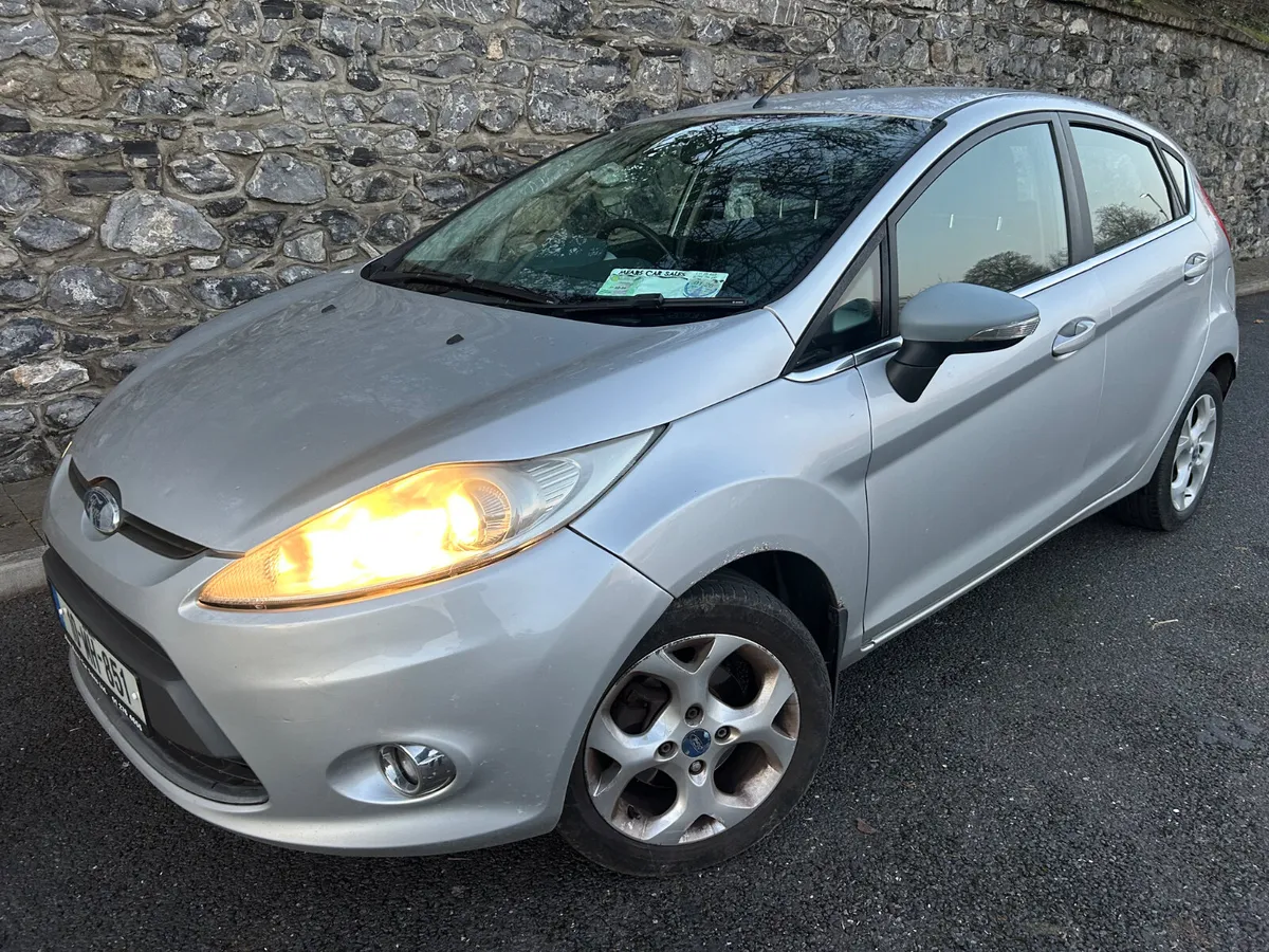 Ford Fiesta 2010  1.2 titanium spec - Image 2