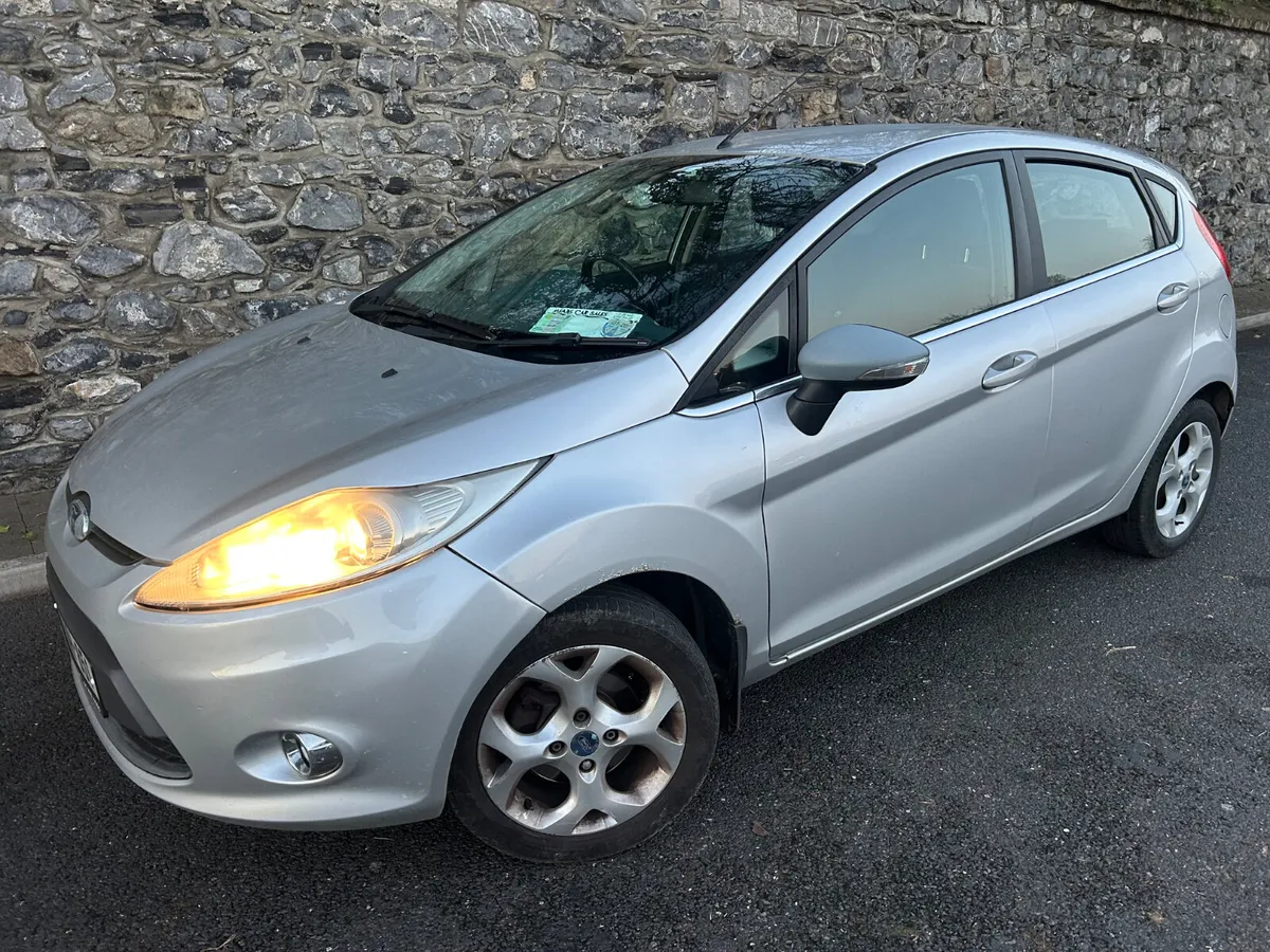 Ford Fiesta 2010  1.2 titanium spec - Image 3