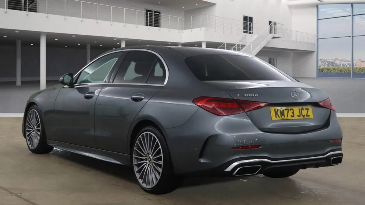 Mercedes-Benz C-Class Diesel Saloon - Image 3