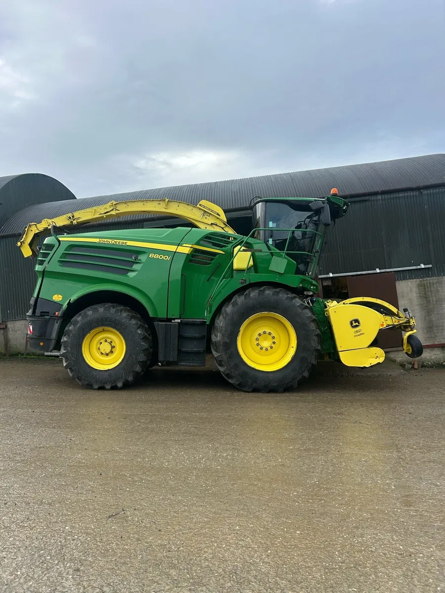 John Deere 8800i forage harvester - Image 2