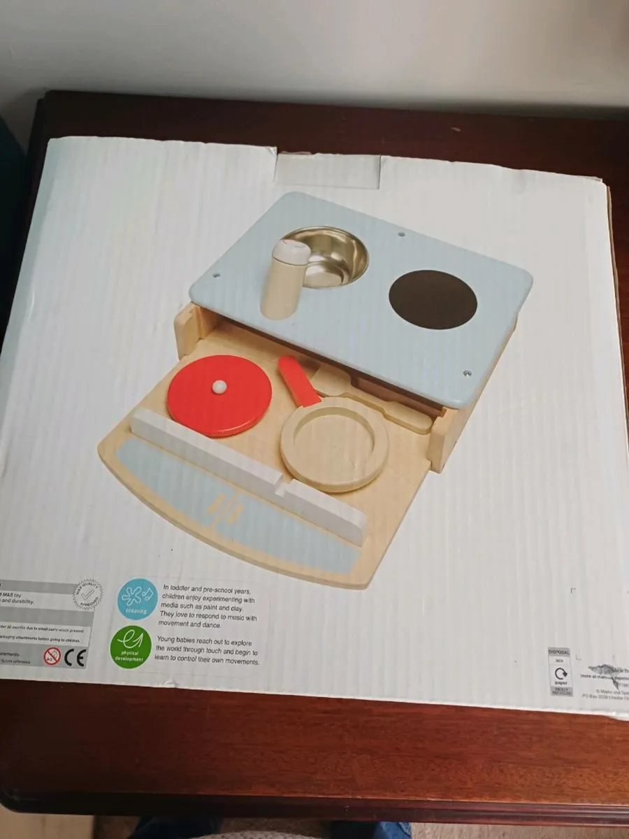 Wooden mini kitchen - Image 2