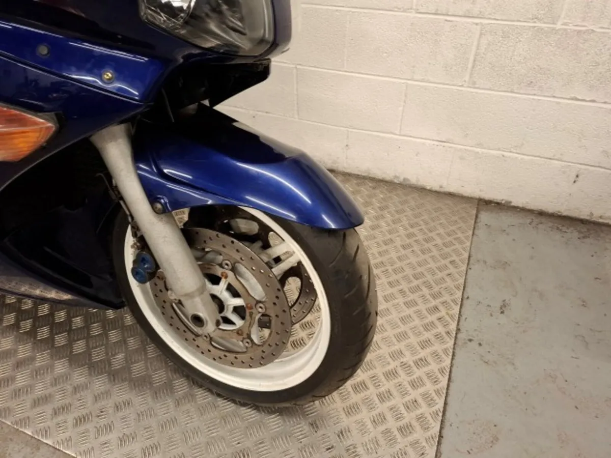 YAMAHA FJR 1300 2005 - Image 3