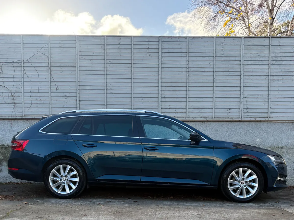 Skoda Superb 2022 SE TECH IV PHEV DSG / LEATHER - Image 2