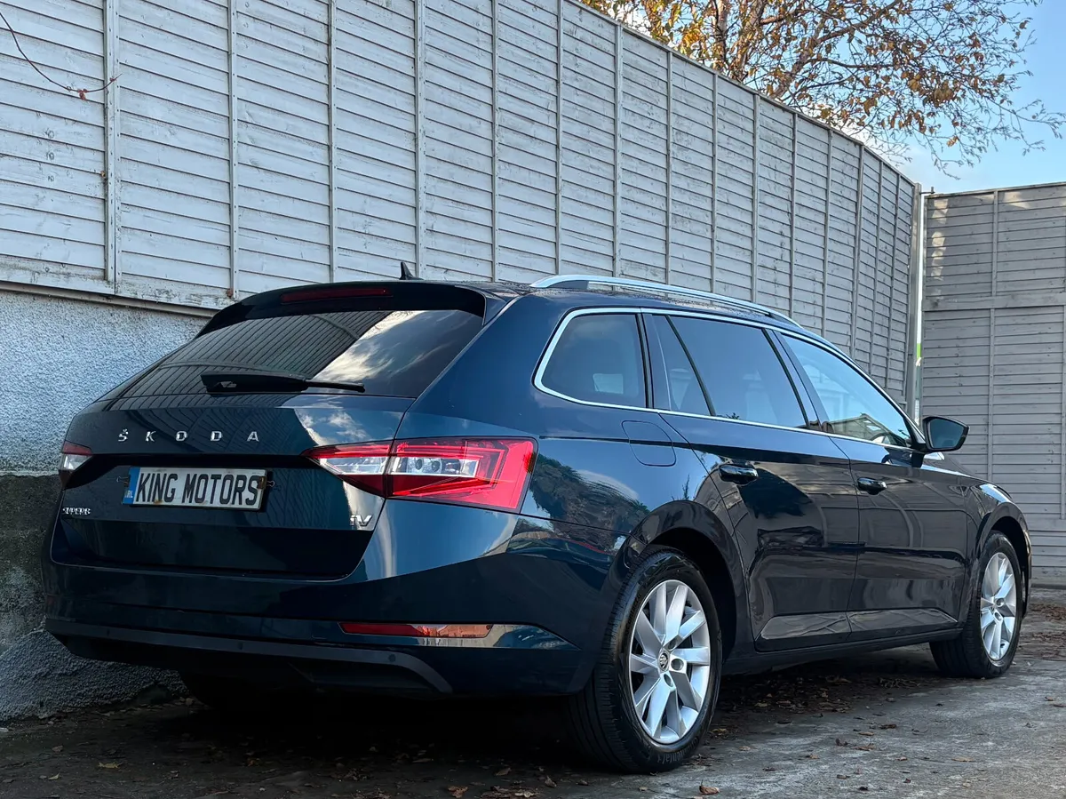 Skoda Superb 2022 SE TECH IV PHEV DSG / LEATHER - Image 3