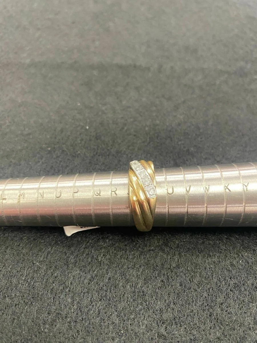 9ct Gold Ring w/ Diamonds 9k - Image 4