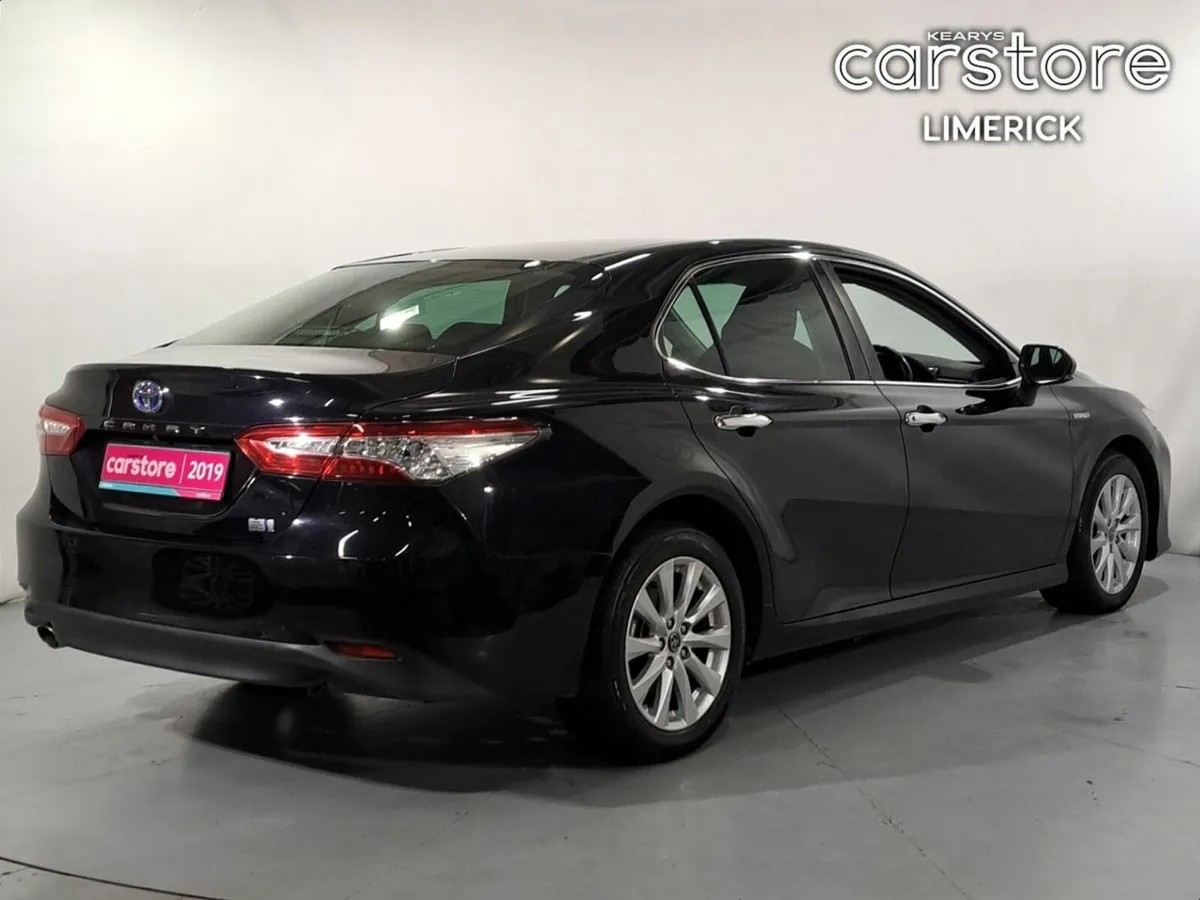 Toyota Camry 2.5 HYBRID AUTO - Image 3