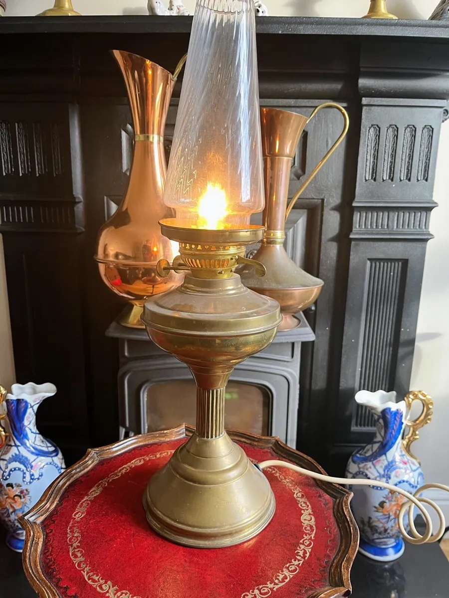 Vintage Brass oil lamp converted to  electric - Image 1