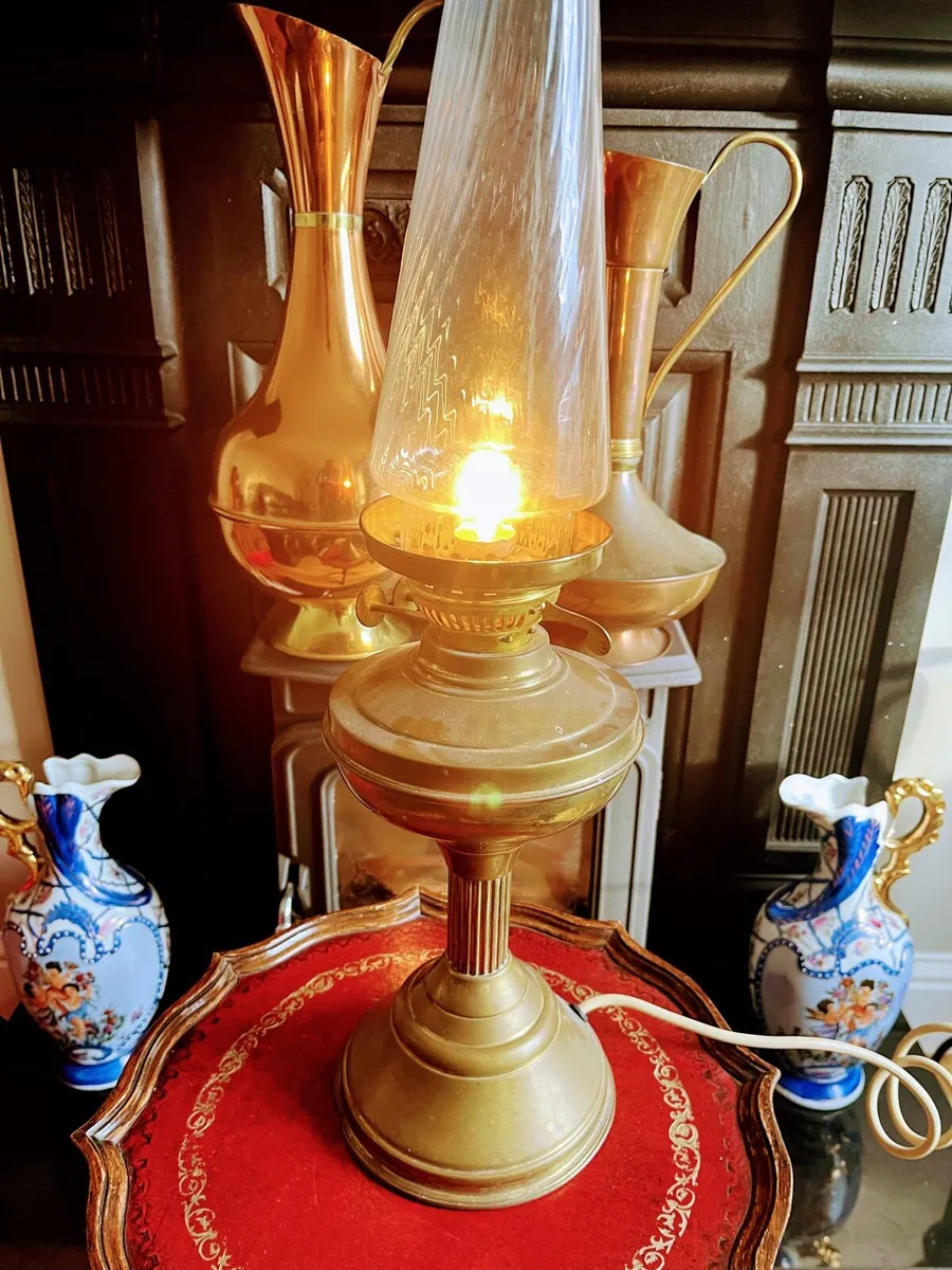 Vintage Brass oil lamp converted to  electric - Image 2