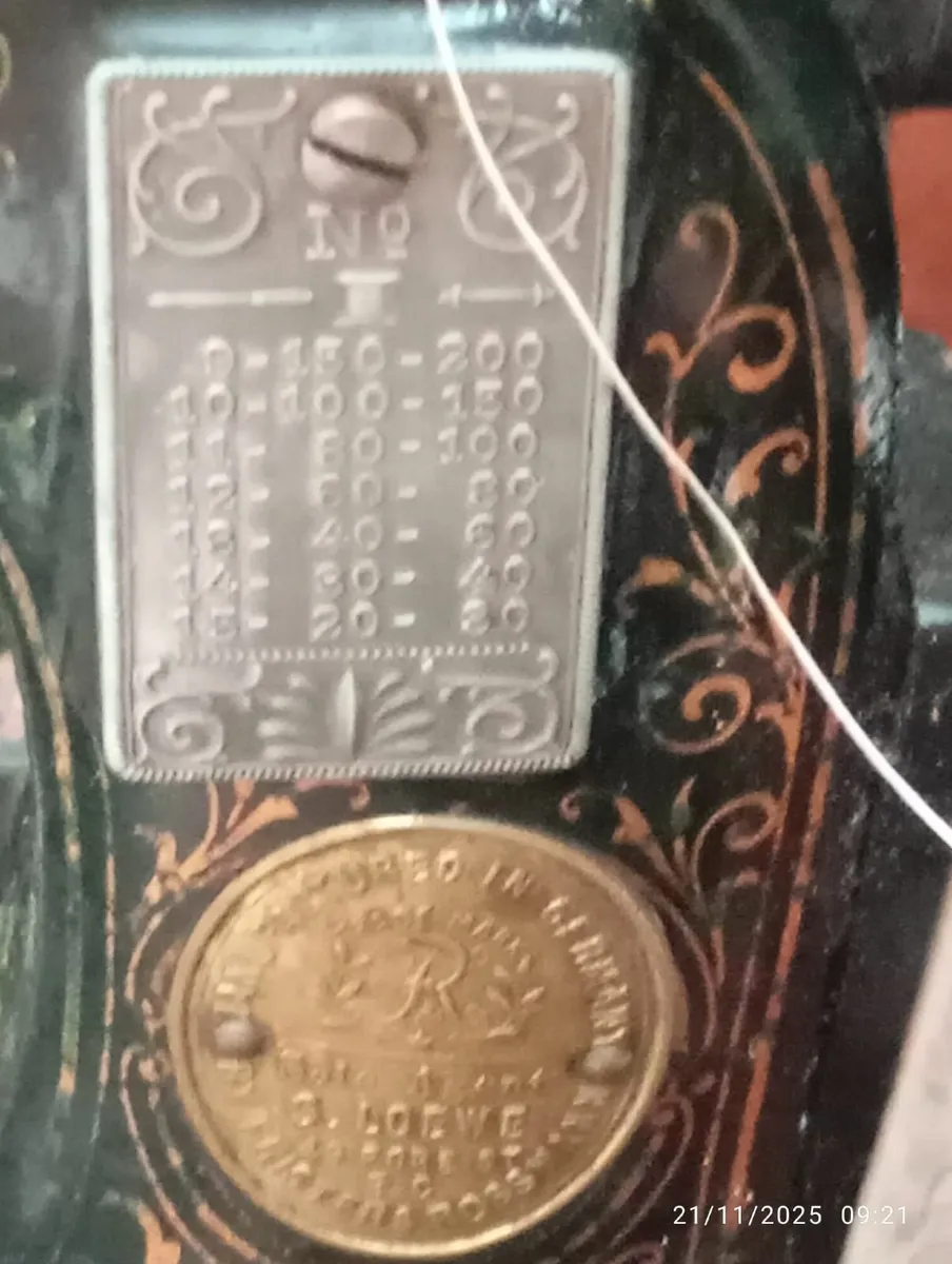 Antique Frister & Rossmann sewing machine - Image 3