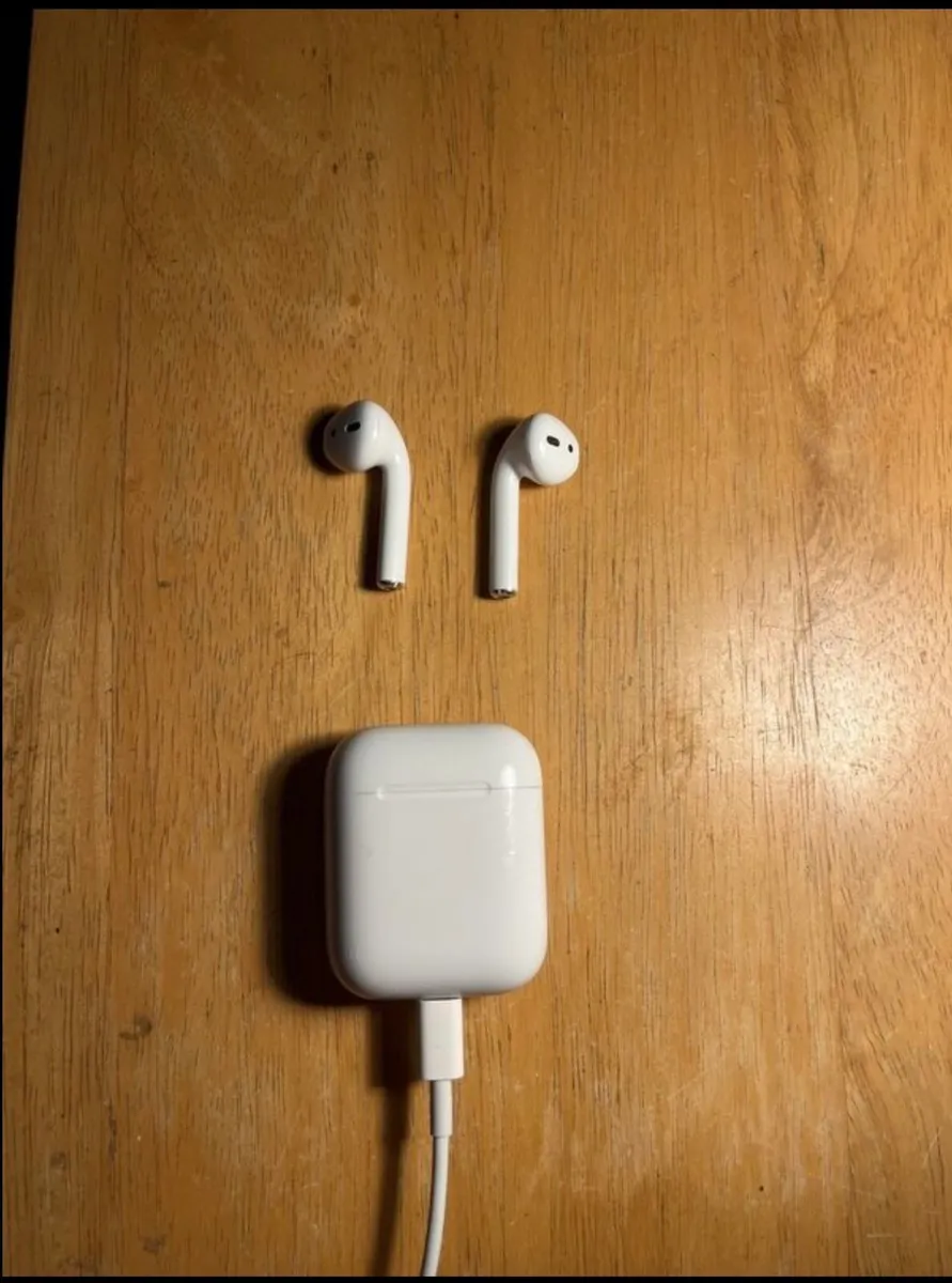 Apple AirPods 2nd gen - Image 2