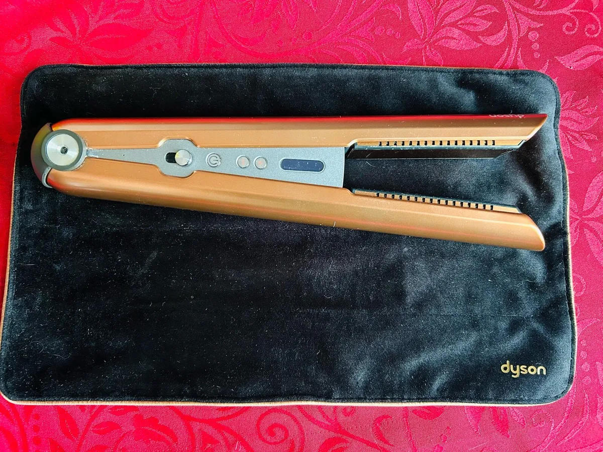 Dyson Corrale™ Cordless hair straightener. - Image 1