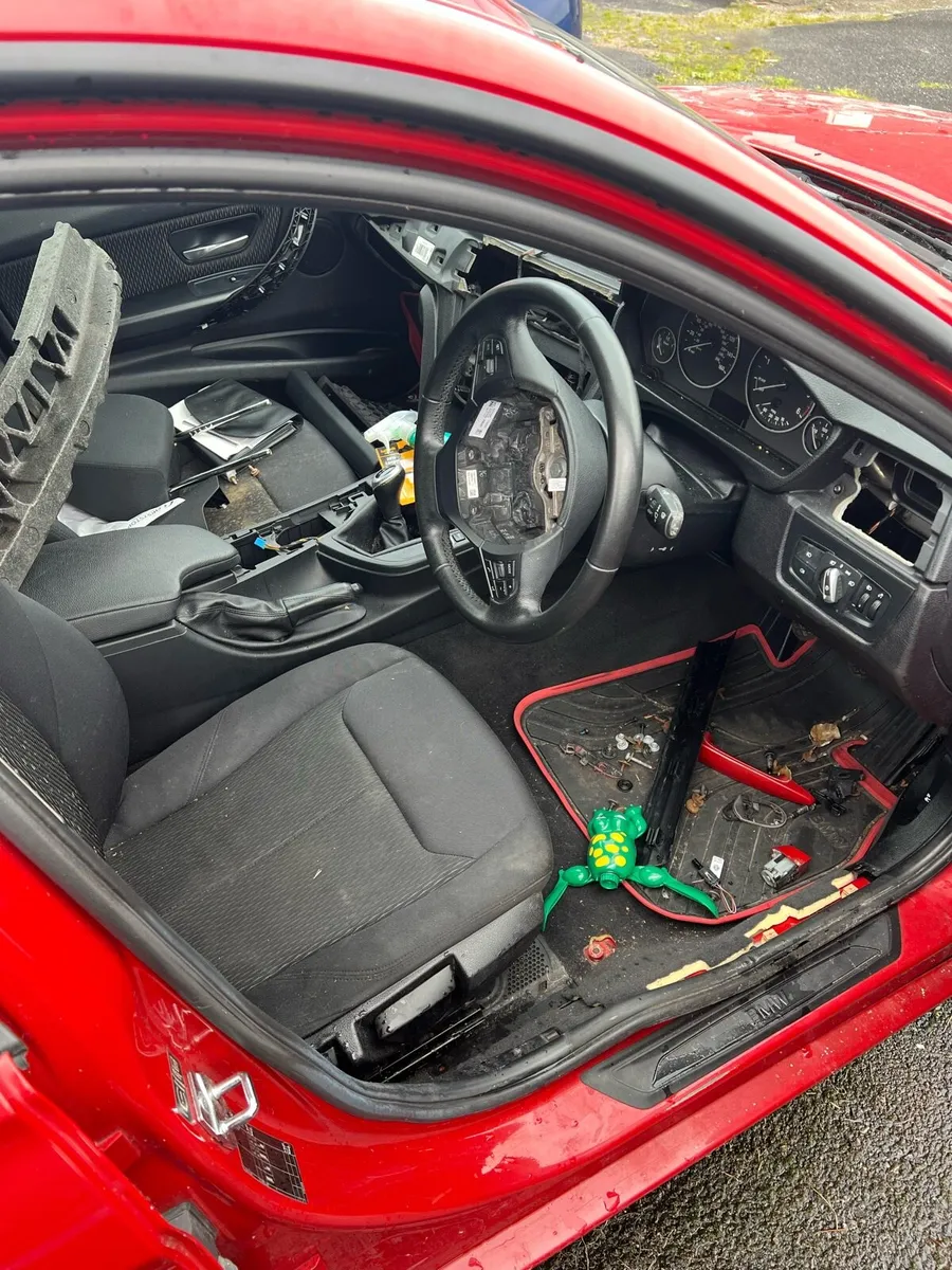 BMW F30 SE Breaking – Loads of Parts Available - Image 2