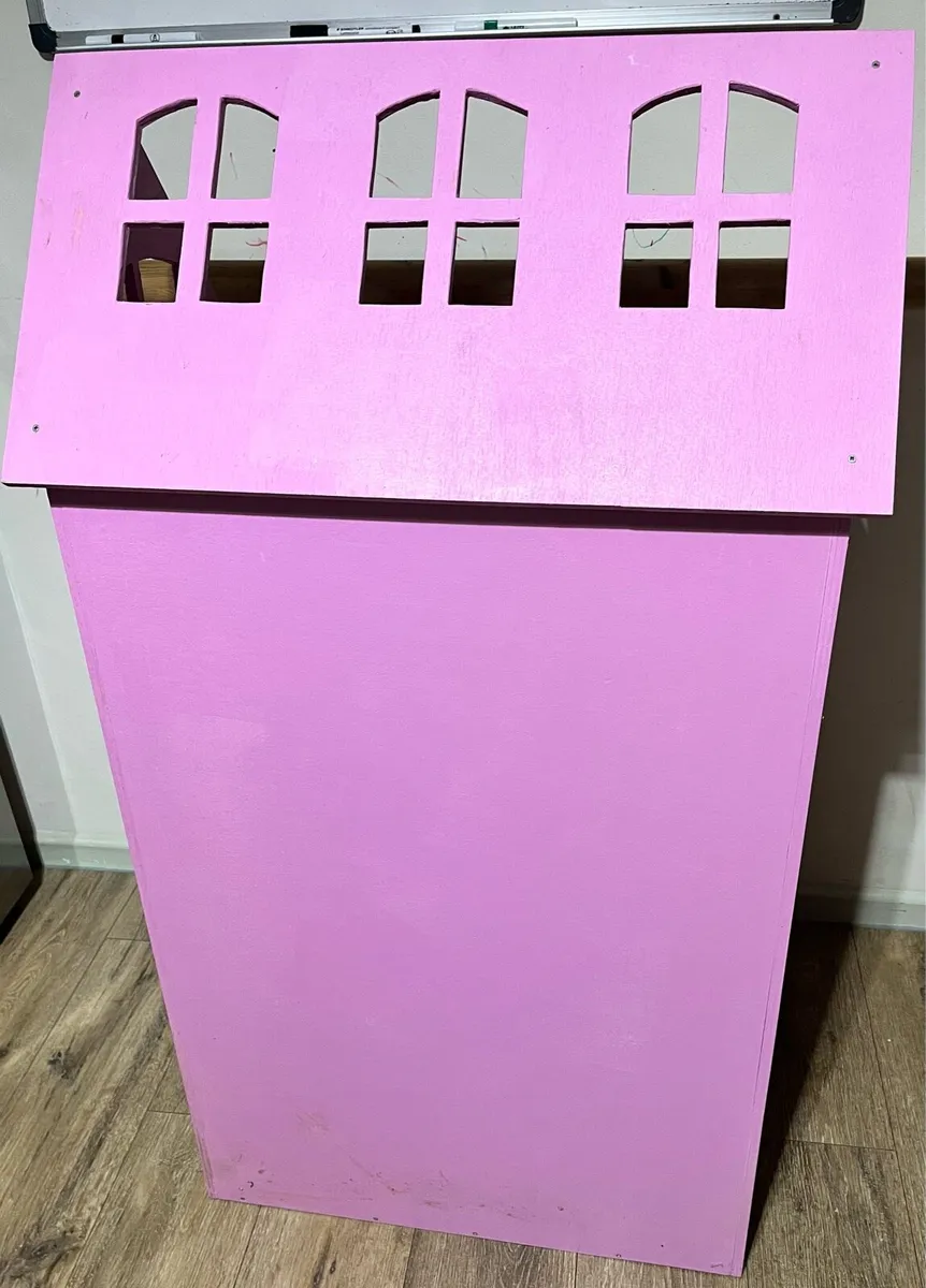 Heavy wooden doll house - Image 3