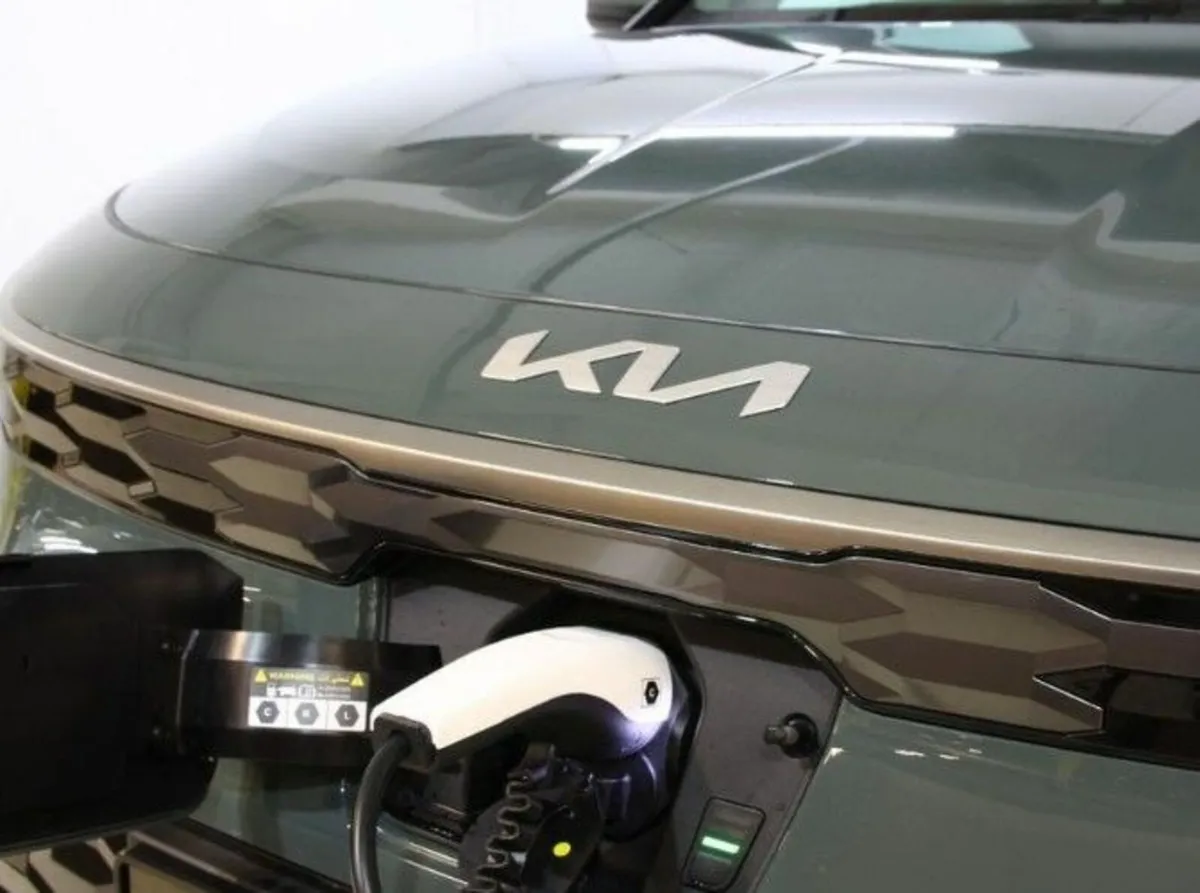 Kia e-Niro, Green, Nov 2022, 64Kw, WLTP 455Km - Image 3