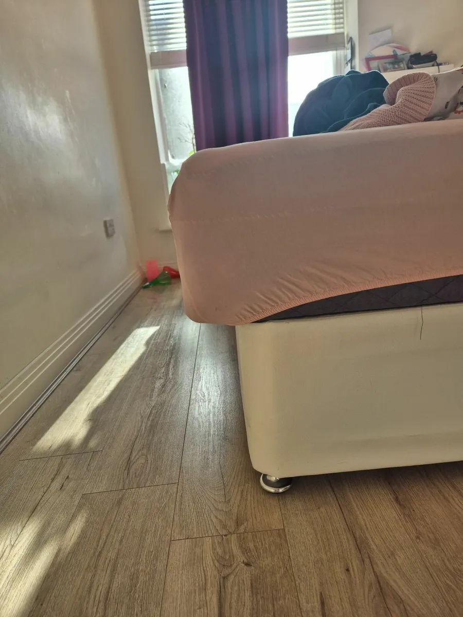 6ft bed base and head board - Image 1