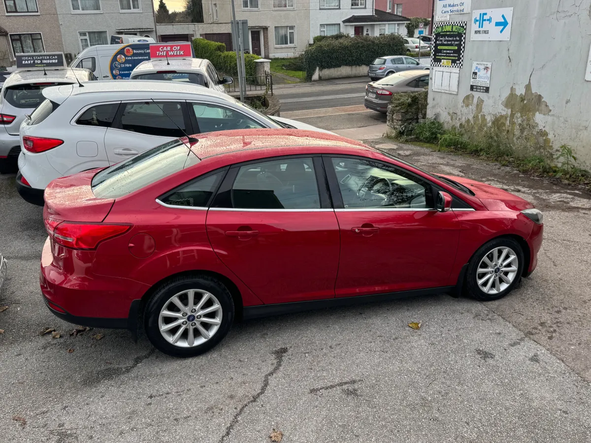Ford Focus Titanium low mileage - Image 3