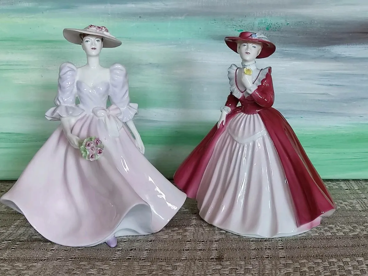 2 Vintage Coalort porcelain figurines - Image 1