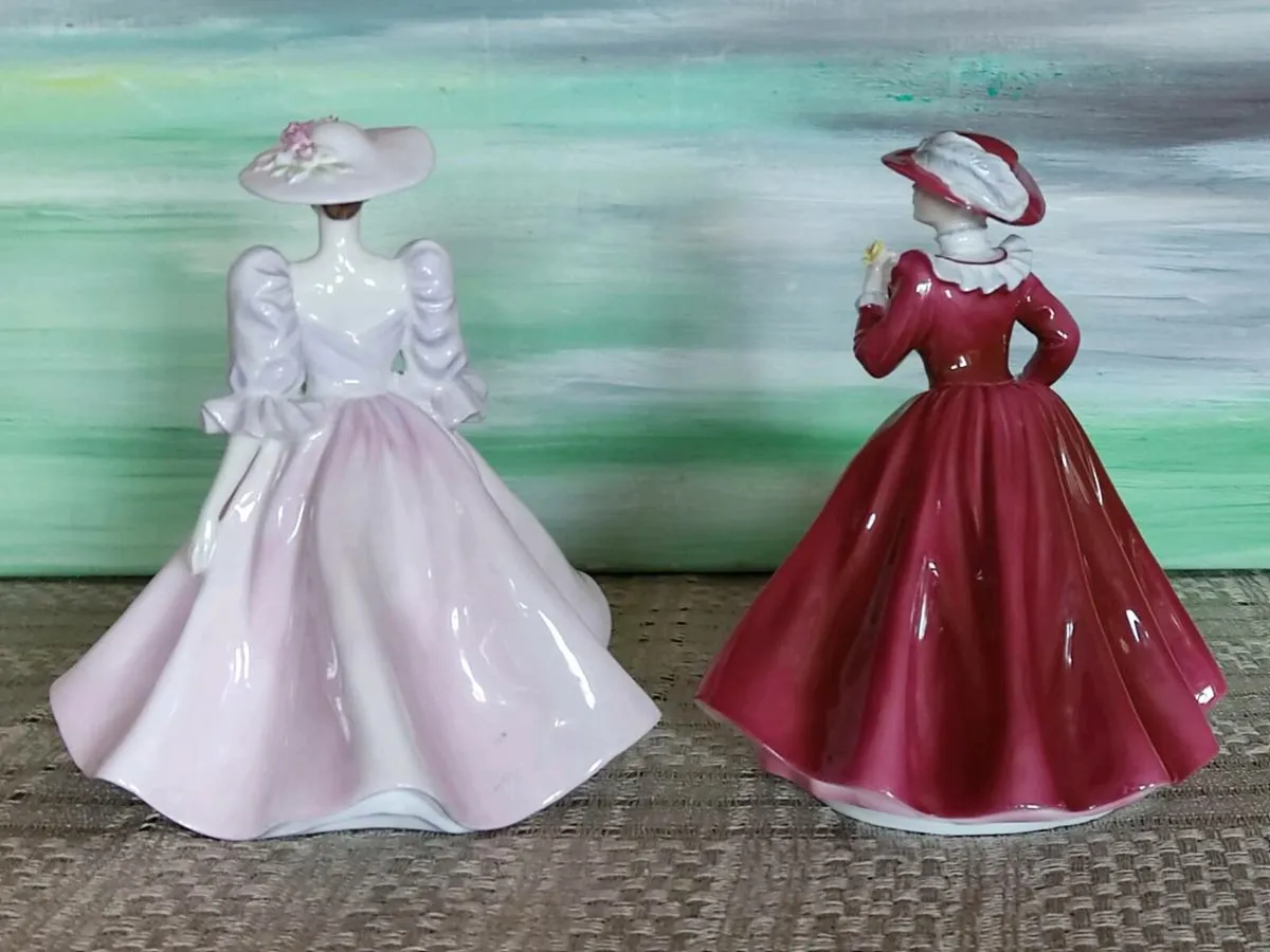 2 Vintage Coalort porcelain figurines - Image 2