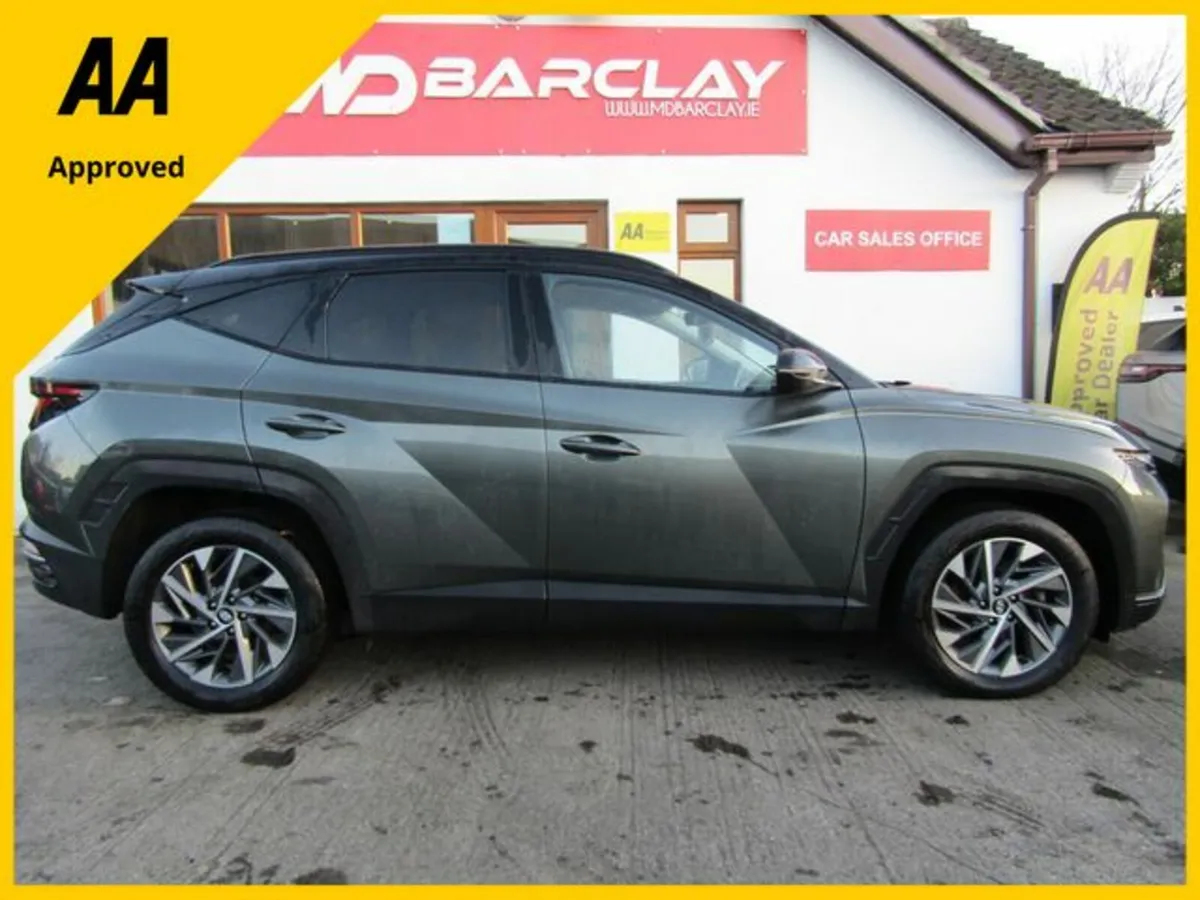 Hyundai Tucson ix35 Executive 2tone HEV Automatic - Image 1